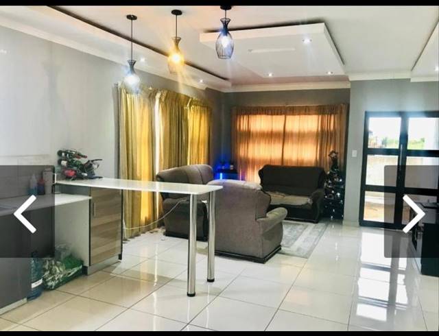 3 BEDROOM HOUSE FOR SALE IN MAHLASEDI PARK